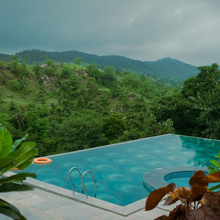 The Sky Imperial Pavoreal Jungle Resort 쿰발가르 외부 사진