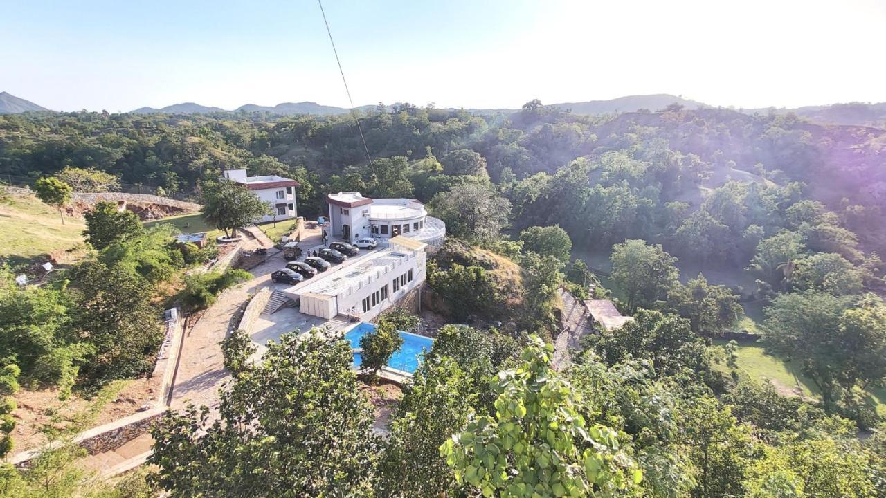 The Sky Imperial Pavoreal Jungle Resort 쿰발가르 외부 사진