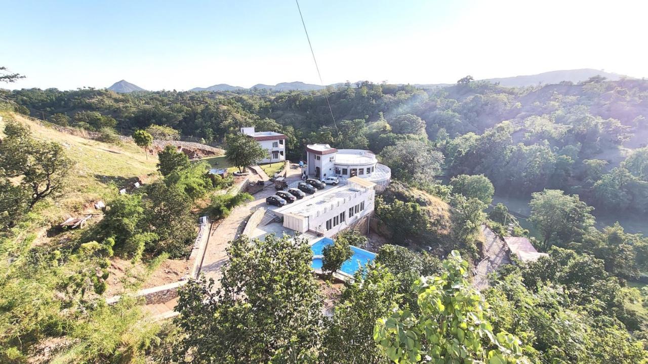 The Sky Imperial Pavoreal Jungle Resort 쿰발가르 외부 사진