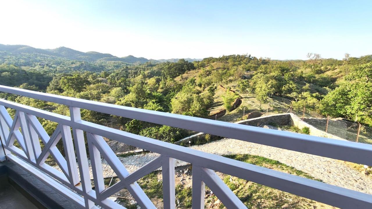 The Sky Imperial Pavoreal Jungle Resort 쿰발가르 외부 사진