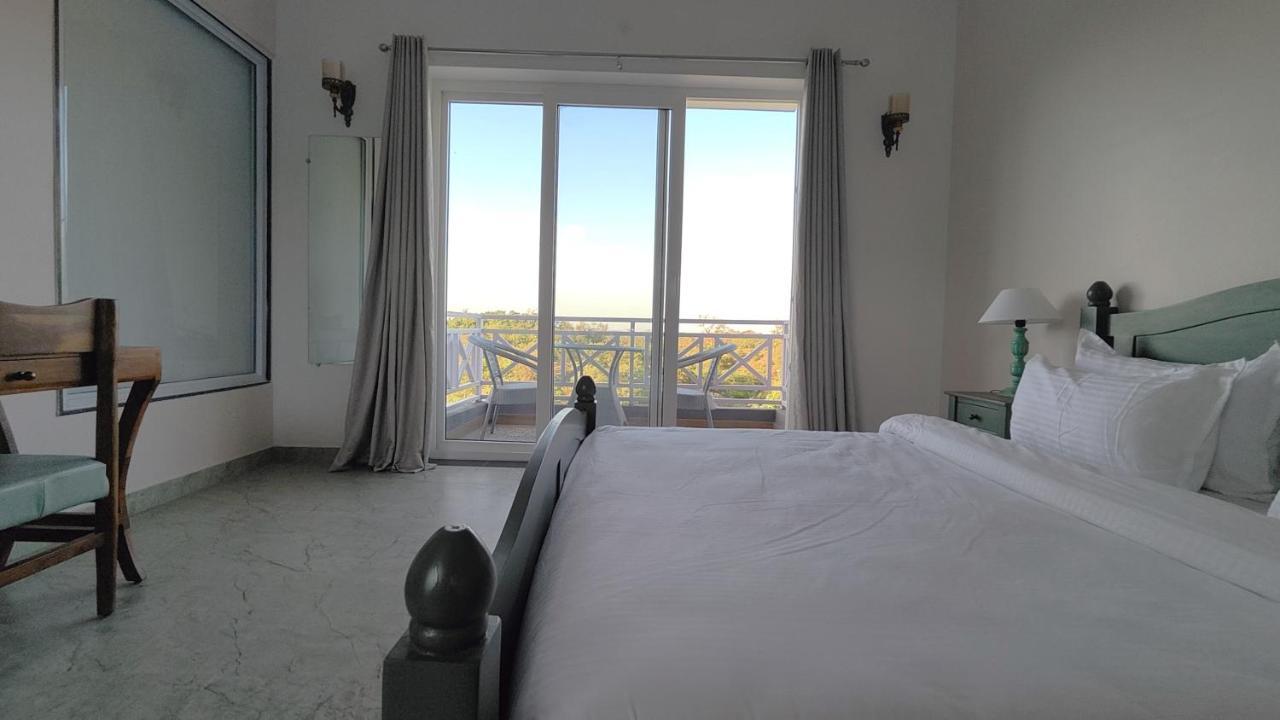 The Sky Imperial Pavoreal Jungle Resort 쿰발가르 외부 사진