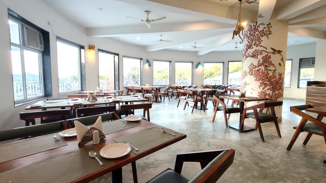 The Sky Imperial Pavoreal Jungle Resort 쿰발가르 외부 사진