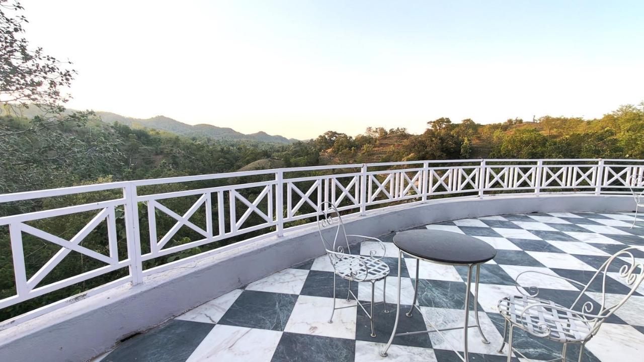 The Sky Imperial Pavoreal Jungle Resort 쿰발가르 외부 사진